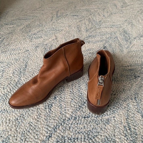 Dolce Vita • brown leather ankle boot - Picture 3 of 5